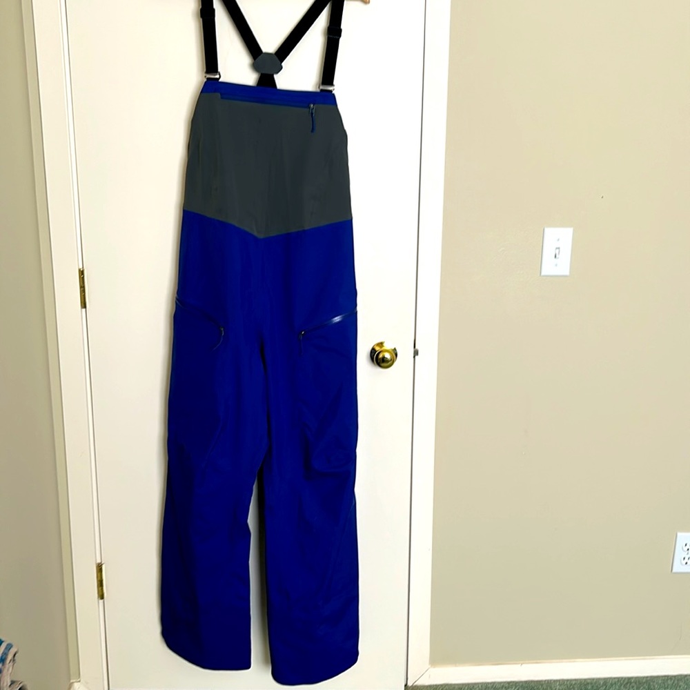 Patagonia Snowdrifter Bibs women’s XL EUC  Royal blue. H2no.